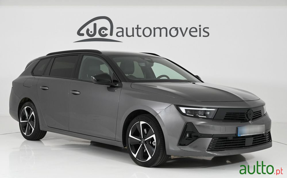 2024' Opel Astra Sports Tourer photo #2