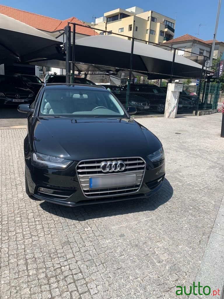 2012' Audi A4 photo #2