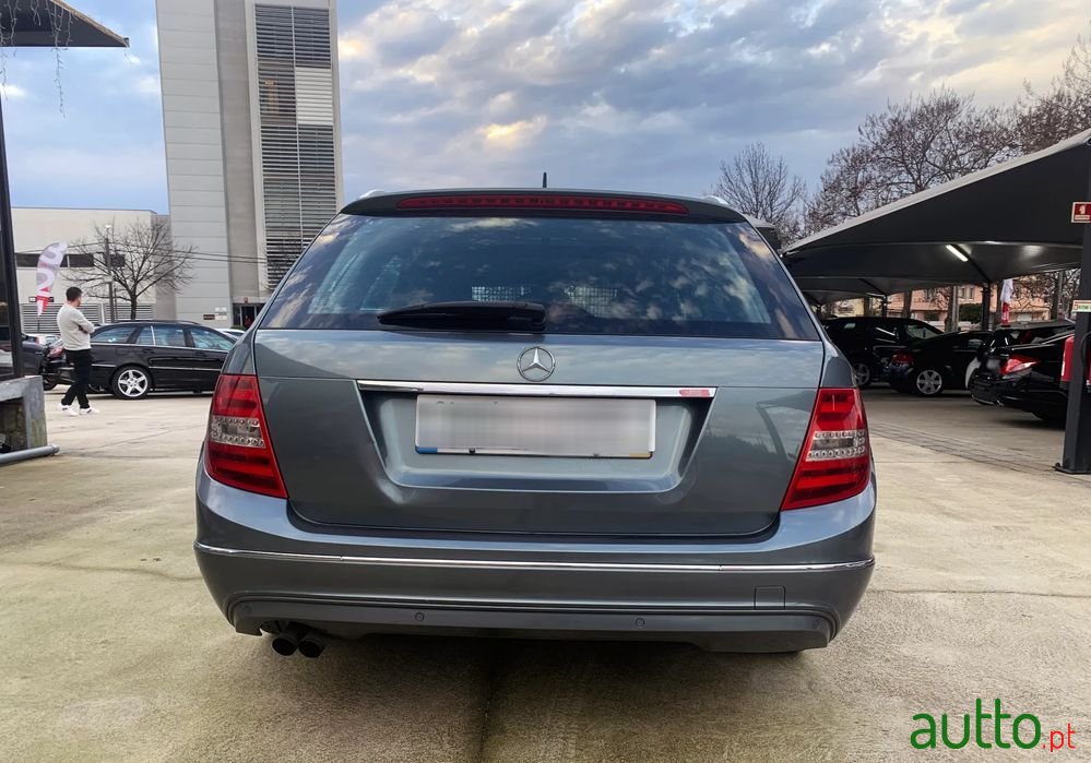 2011' Mercedes-Benz C 200 photo #5
