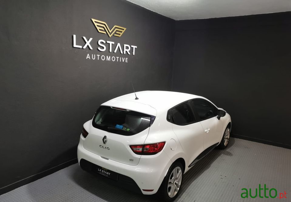 2016' Renault Clio photo #6
