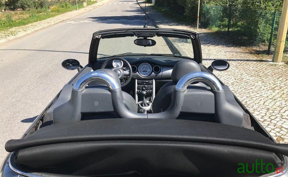 2004' MINI Cooper S photo #1