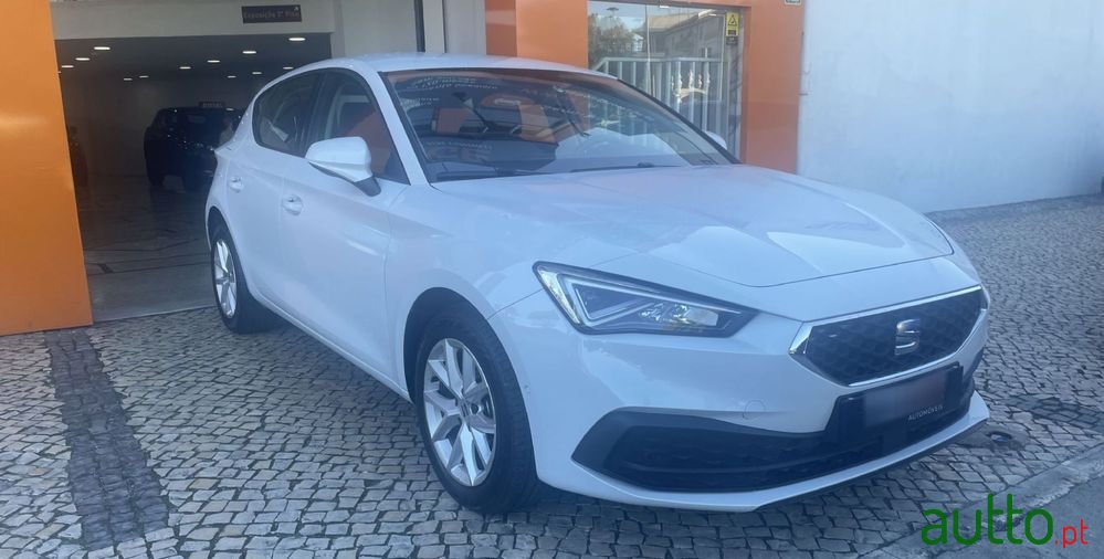 2021' SEAT Leon photo #1
