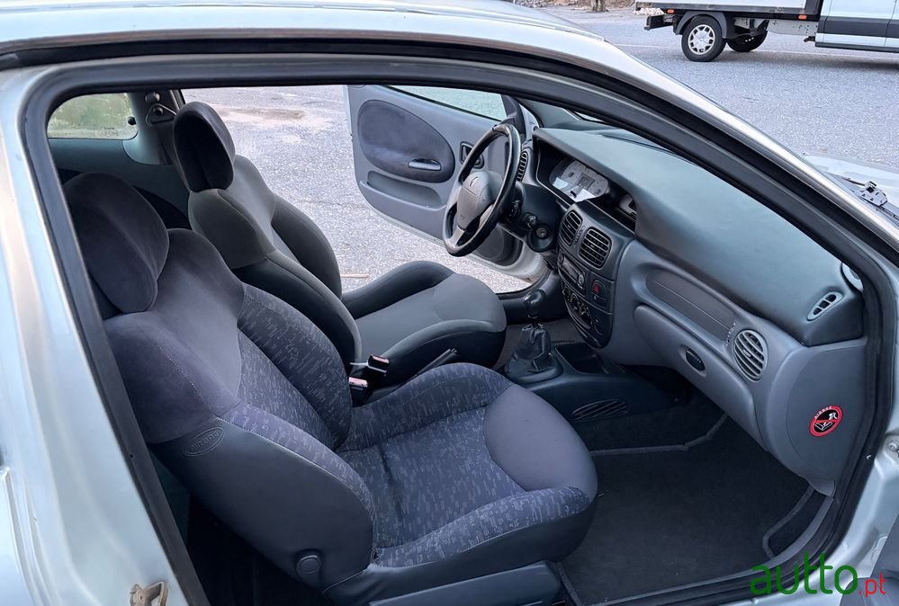 1999' Renault Mégane Coupe photo #6