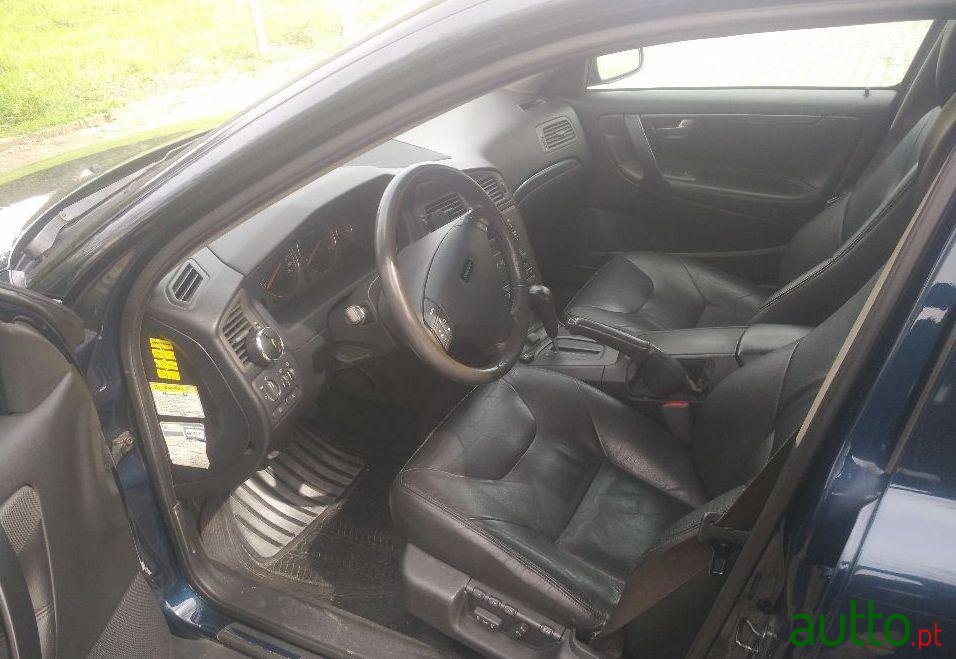 2001' Volvo S60 T5 photo #1