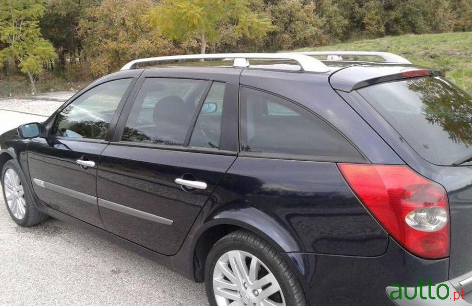 2005' Renault Laguna Break photo #1