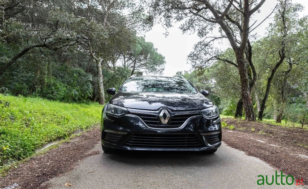 2020' Renault Mégane Sport Tourer photo #2