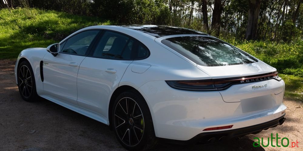 2021' Porsche Panamera photo #5