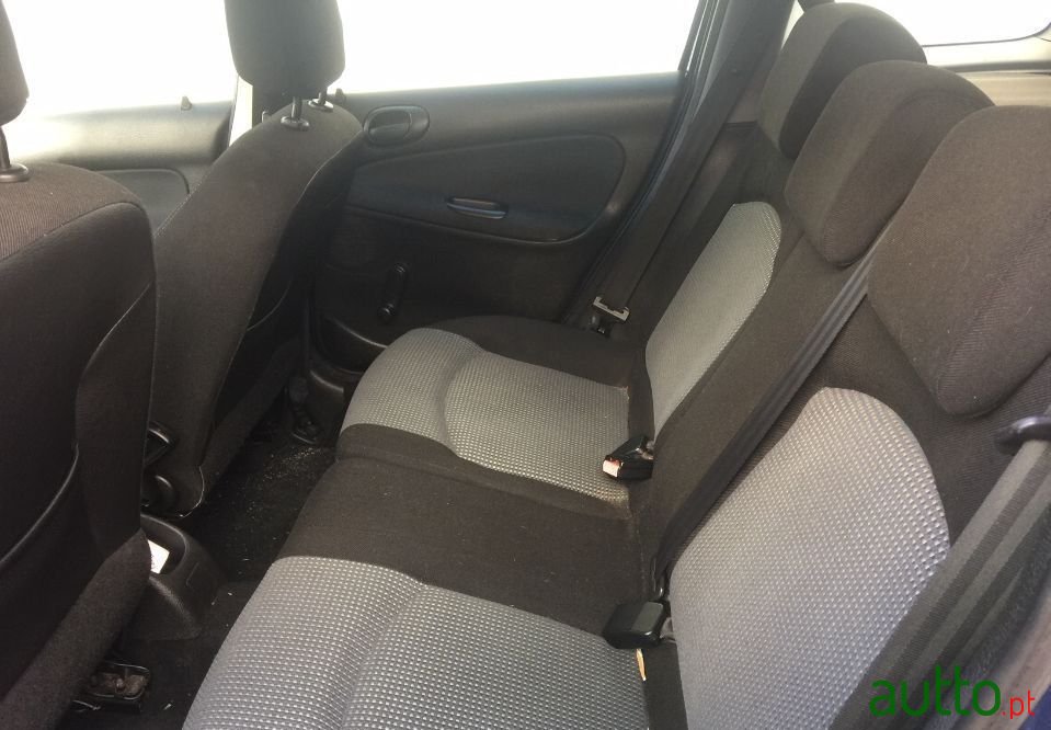 2005' Peugeot 206 Sw photo #4