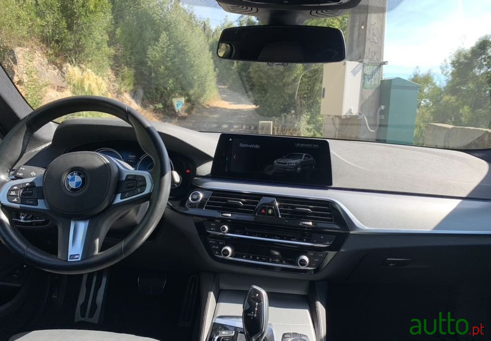 2017' BMW 530 photo #6