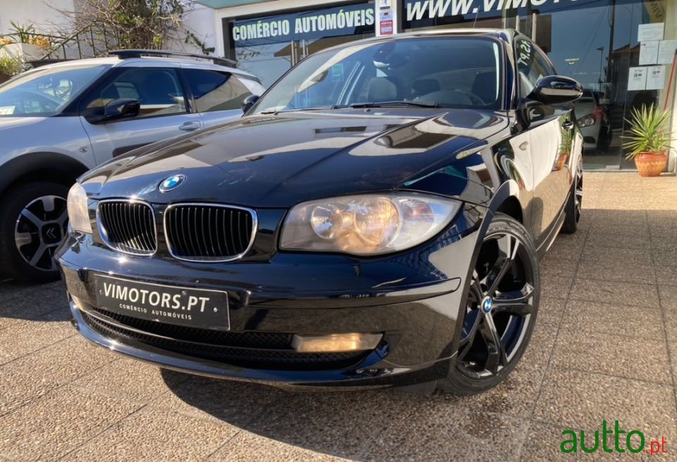 2009' BMW 120 photo #1