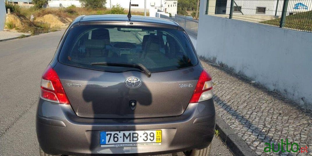 2011' Toyota Yaris 1.4 D4D Sport photo #2