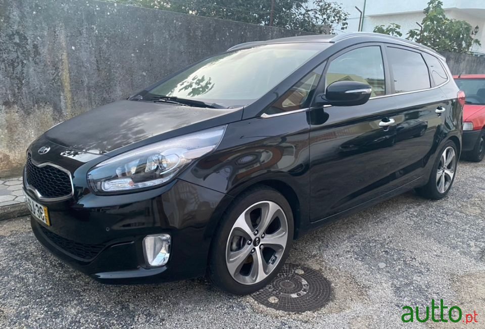 2017' Kia Carens photo #4