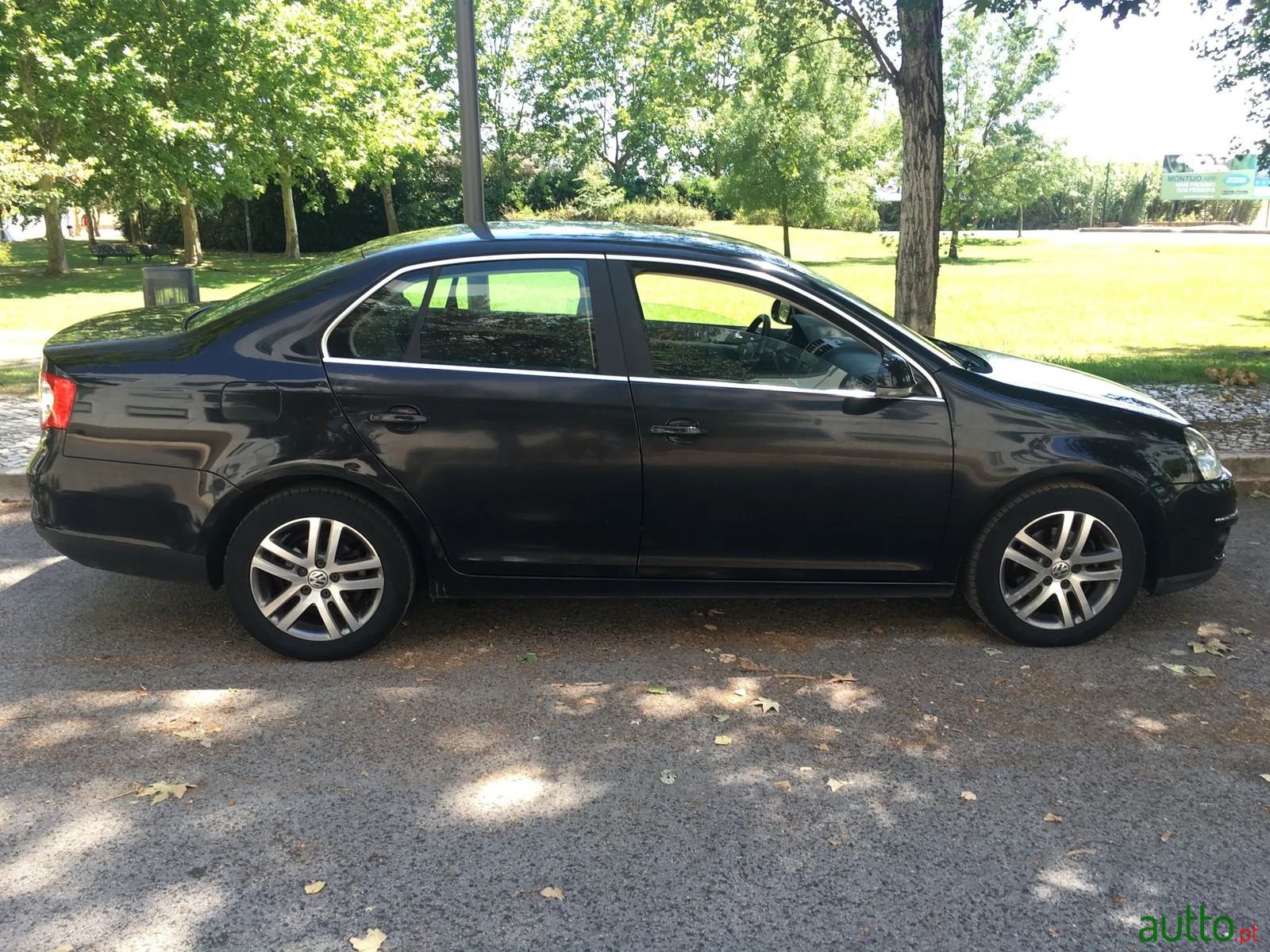 2008' Volkswagen Jetta photo #2
