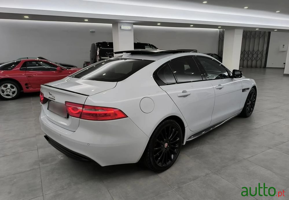 2015' Jaguar XE 2.0 D R-Sport Aut. photo #5