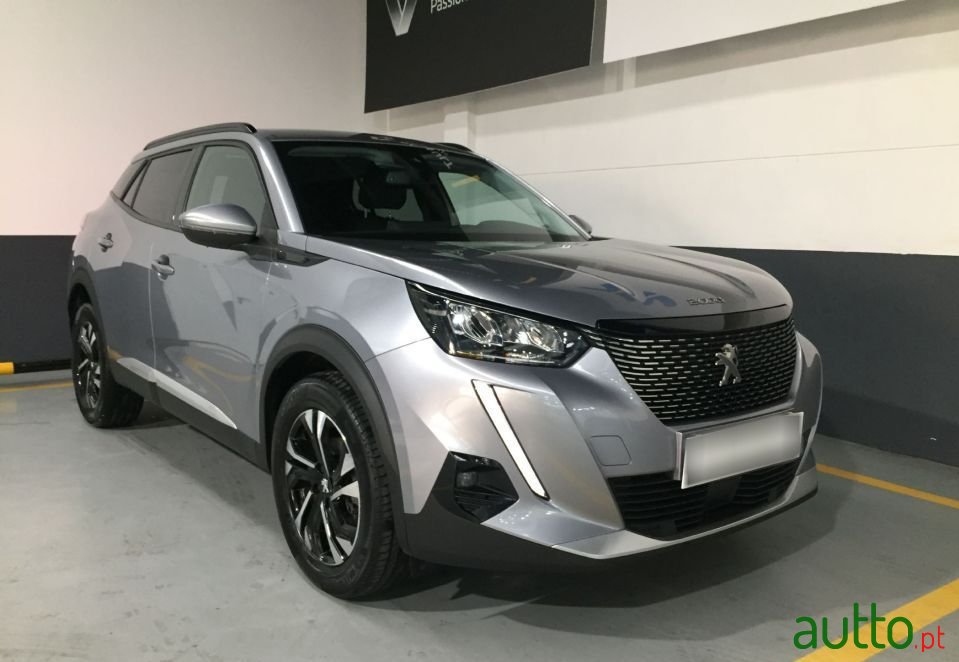 2021' Peugeot 2008 photo #2