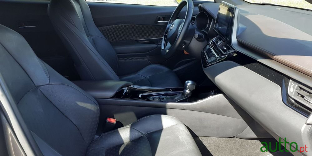 2018' Toyota C-HR photo #6