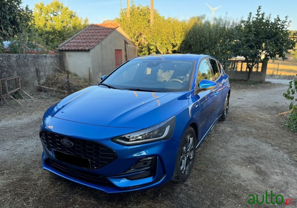 2023' Ford Focus photo #2