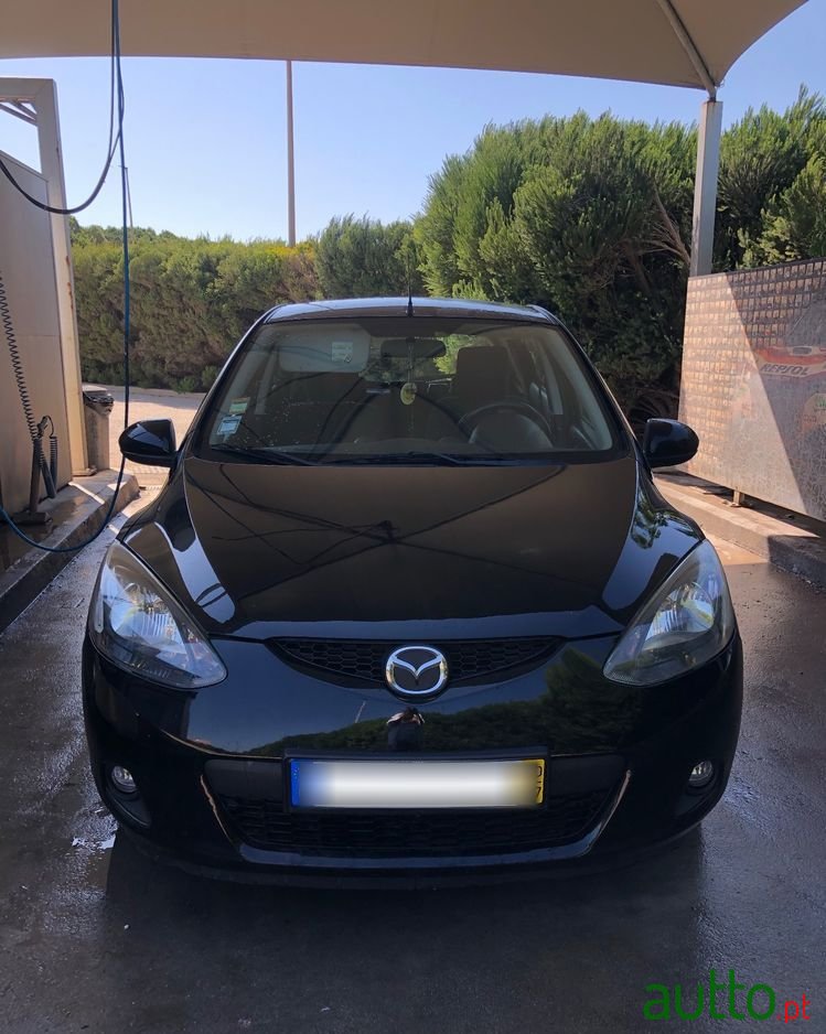 2010' Mazda 2 photo #2