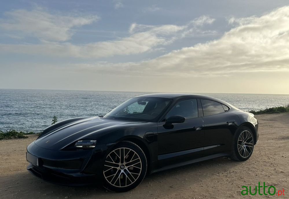 2023' Porsche Taycan photo #2