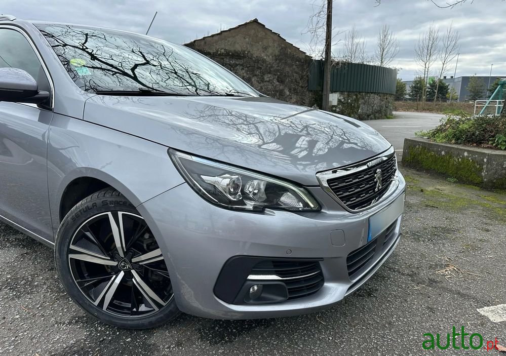 2021' Peugeot 308 Sw photo #2