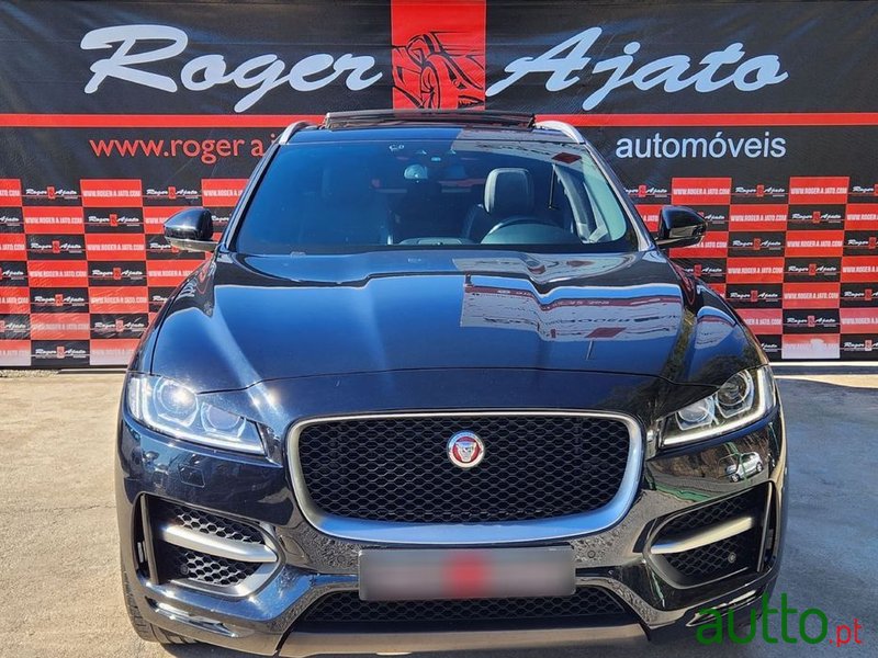 2017' Jaguar F-Pace 2.0 I4D R-Sport photo #2