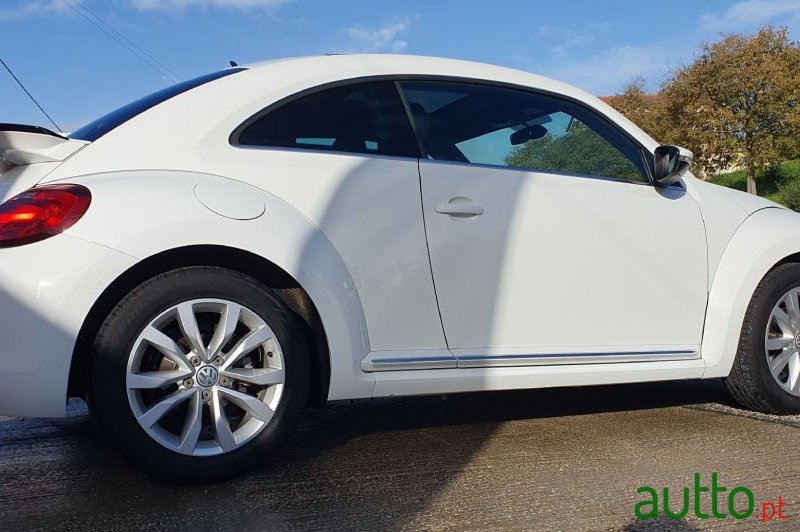 2018' Volkswagen New Beetle photo #6