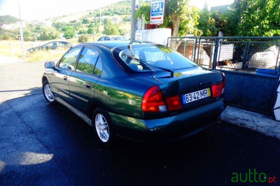 1999' Mitsubishi Carisma photo #2