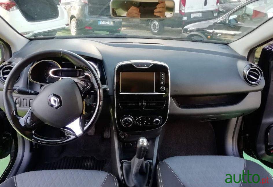 2014' Renault Clio Sport Tourer photo #3