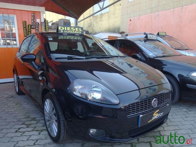 2009' Fiat Grande Punto photo #1