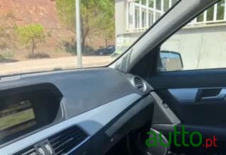 2011' Mercedes-Benz C 220 photo #2