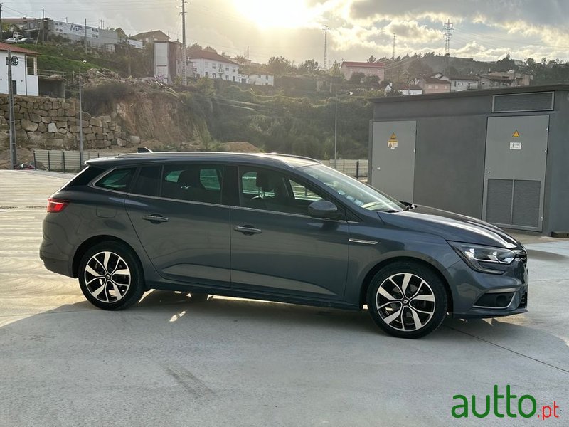 2018' Renault Megane Sport Tourer photo #5