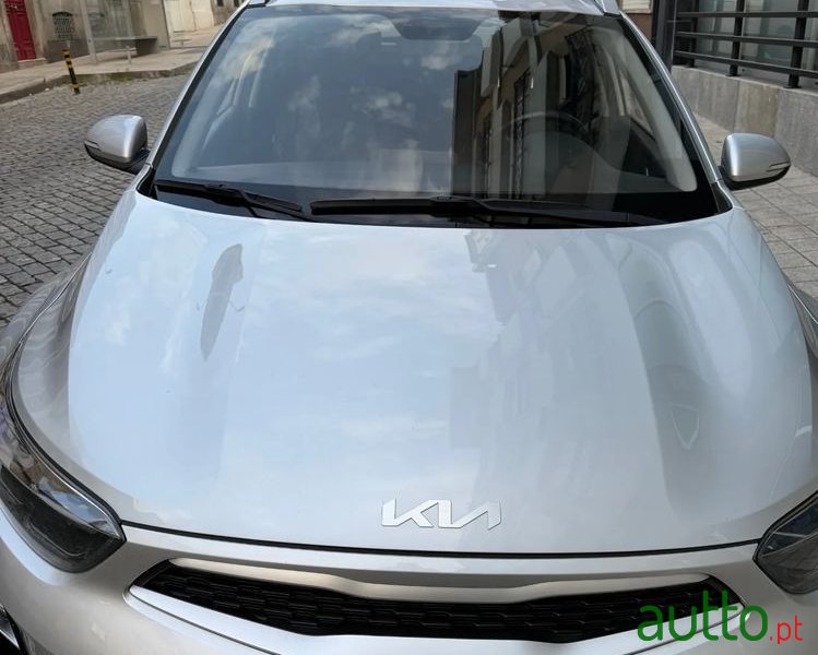 2022' Kia Stonic 1.0 T-Gdi Wave photo #2