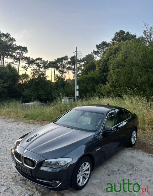 2012' BMW 520 photo #3