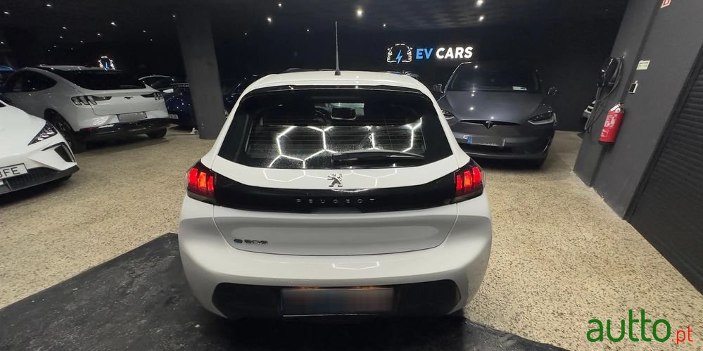 2022' Peugeot e-208 Active Pack photo #5