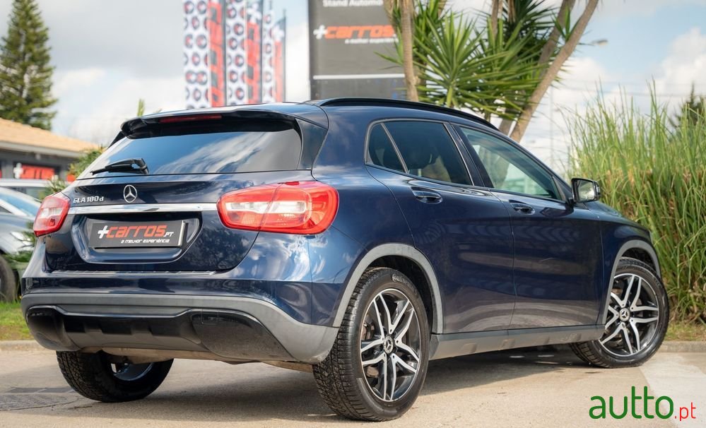 2018' Mercedes-Benz Classe Gla D Style photo #6