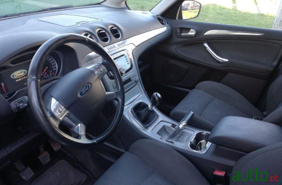 2008' Ford S-Max photo #2