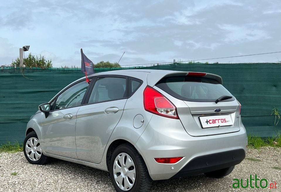 2017' Ford Fiesta photo #2