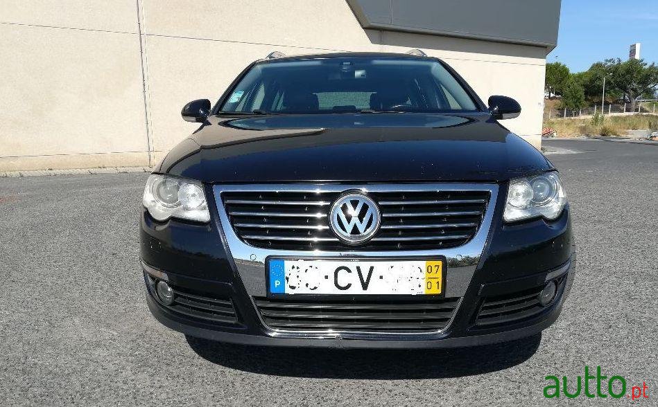 2007' Volkswagen Passat Variant photo #3