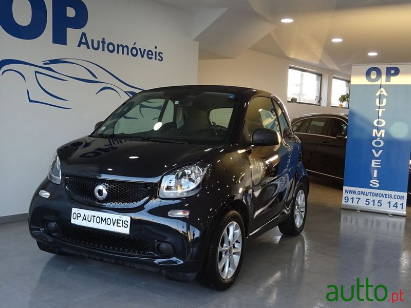 2018' Smart Fortwo photo #2