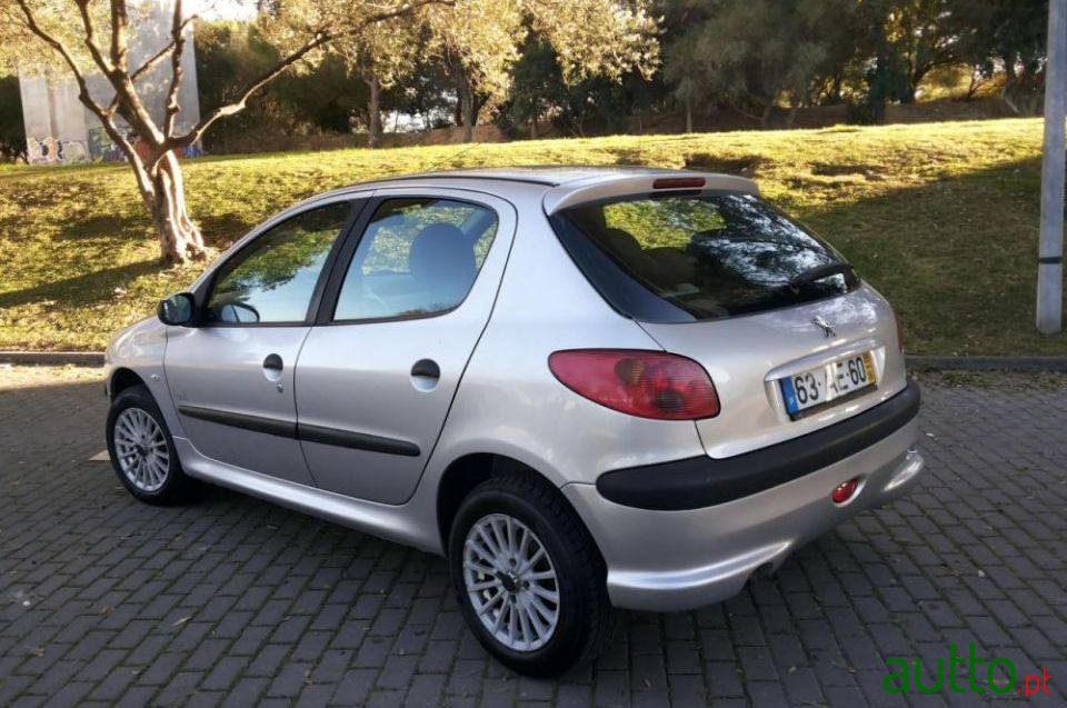 2005' Peugeot 206 1.4 Hdi Look photo #1