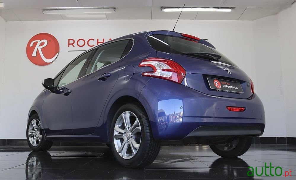 2015' Peugeot 208 1.2 Vti Allure photo #4