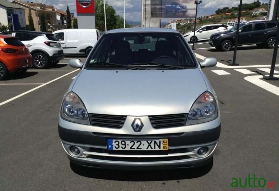 2004' Renault Clio photo #4