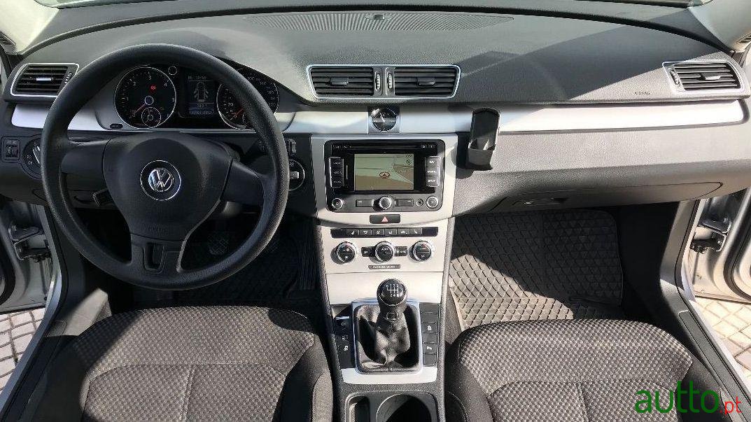 2013' Volkswagen Passat Variant photo #3