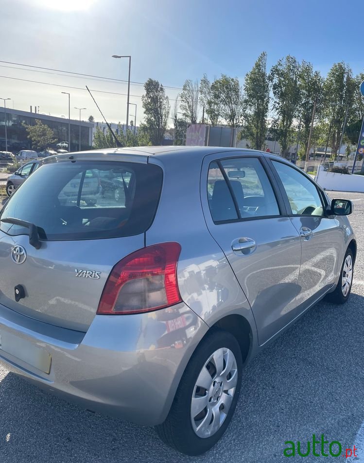 2007' Toyota Yaris photo #4