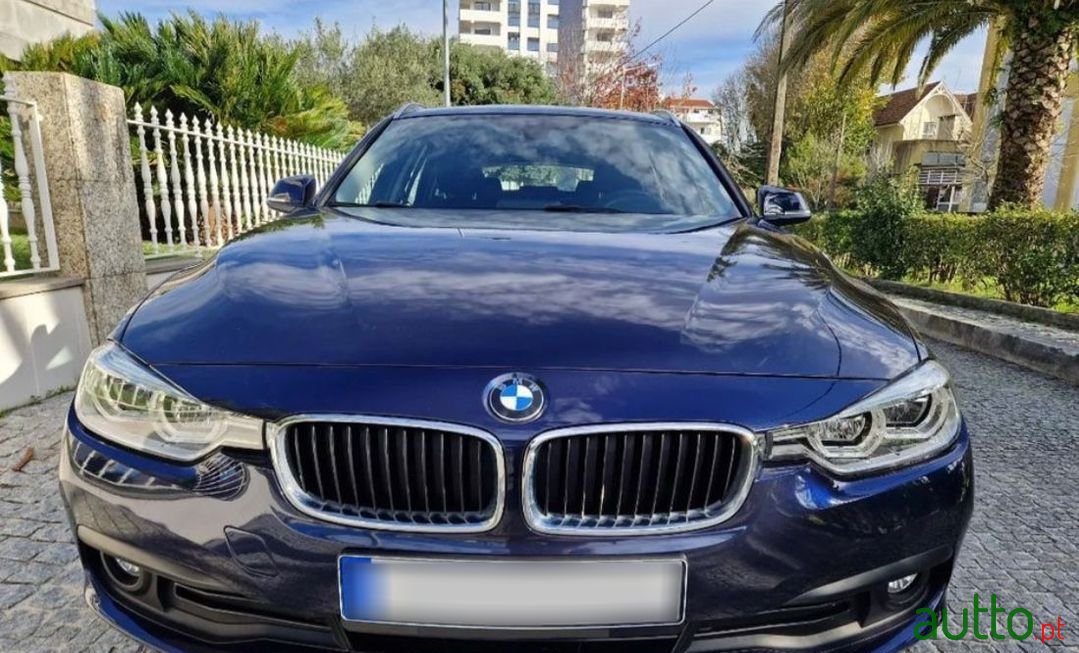 2017' BMW 320 photo #5