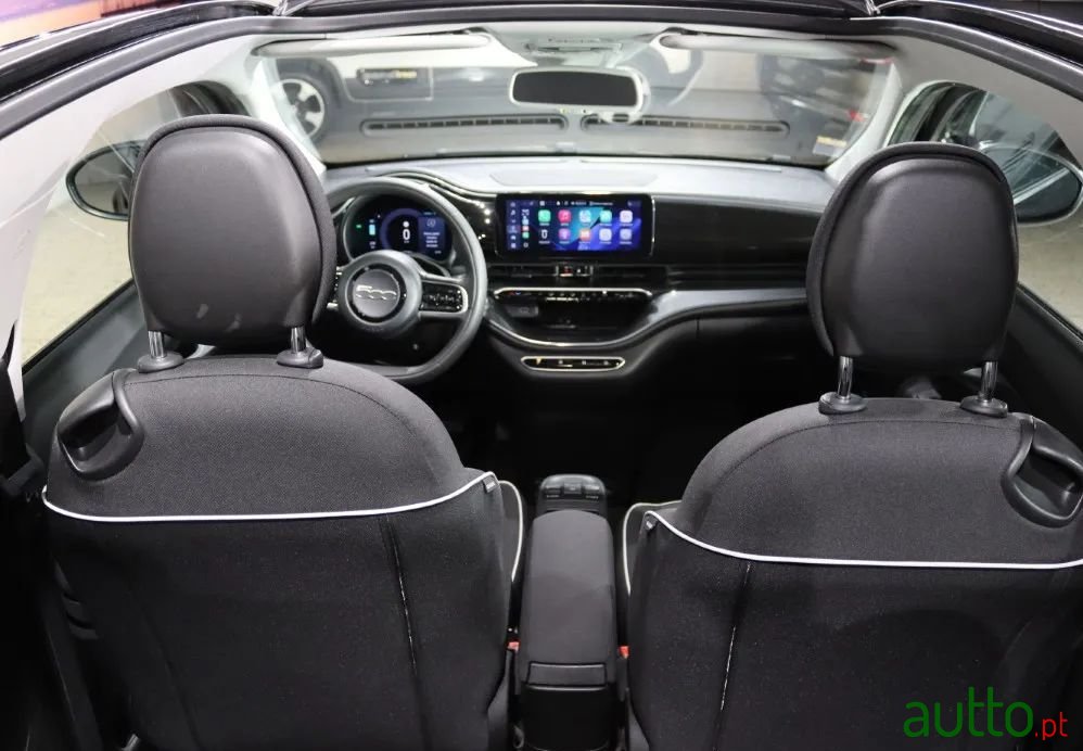 2023' Fiat 500E C Icon photo #5