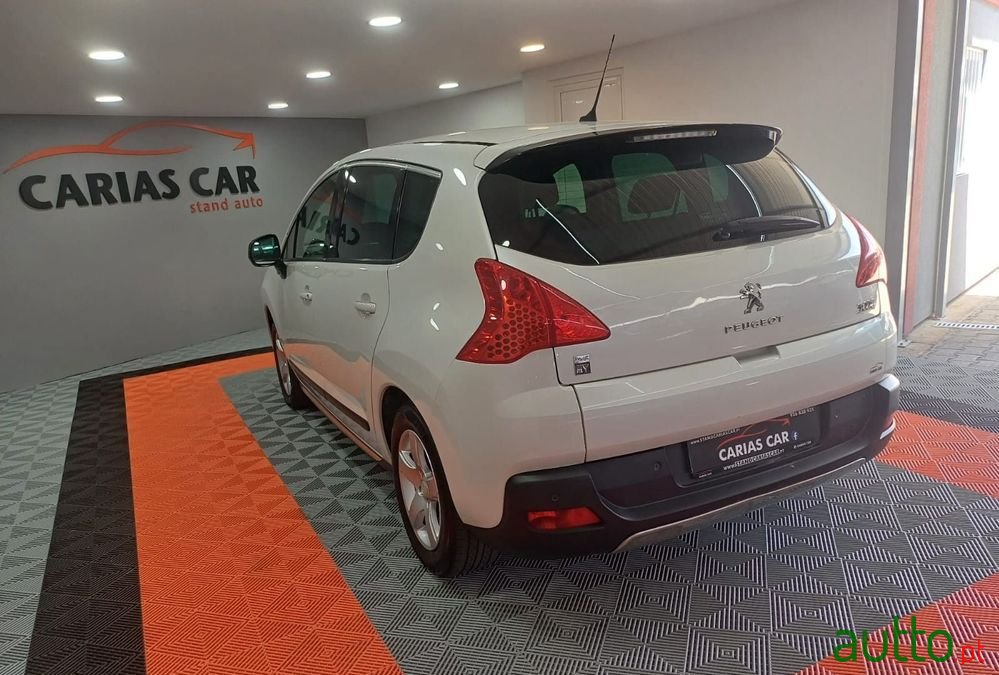 2013' Peugeot 3008 2.0 Hdi Hybrid4 photo #6