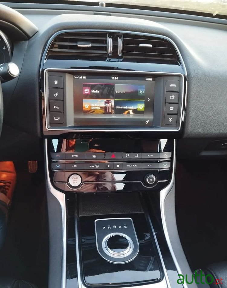 2016' Jaguar XE 2.0 D Prestige Aut. photo #2