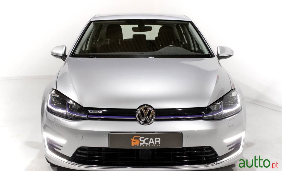 2019' Volkswagen E-Golf photo #2