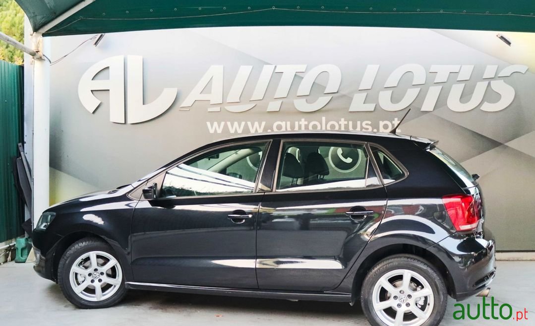 2009' Volkswagen Polo photo #4